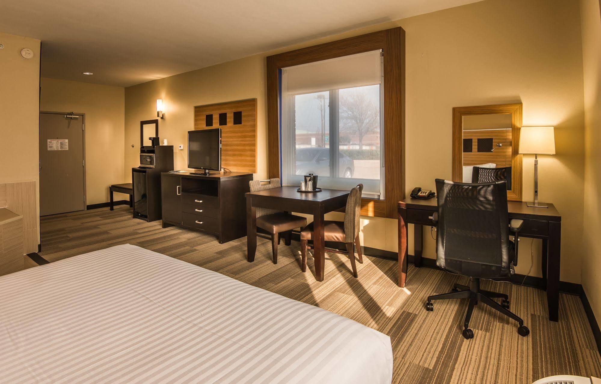 Holiday Inn Express Hotel & Suites Plano West - Frisco By Ihg Exterior photo
