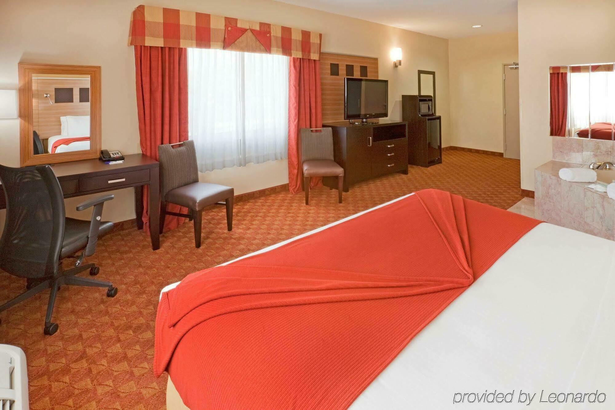 Holiday Inn Express Hotel & Suites Plano West - Frisco By Ihg Room photo